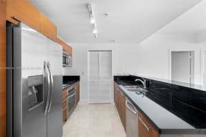Vizcayne, 253 NE 2nd St APT 1901, Miami, FL 33132, Sold 11/18/24