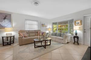 1707 NE 37th St, Oakland Park, FL 33334, Sold 01/21/25