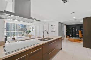 495 Brickell Ave APT 2905, Miami, FL 33131, Sold 06/18/25