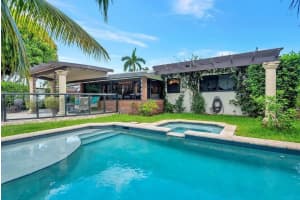 2720 SE 14th St, Pompano Beach, FL 33062, Sold 02/14/25