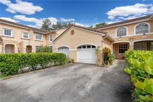 14807 Balgowan Rd, Miami Lakes, FL 33016, Sold 11/19/24
