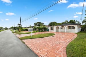 7375 SW 37th St, Miami, FL 33155, Sold 02/14/25