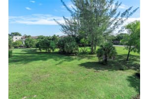 27th Riverside Dr Coral Springs, FL 33065 - MLS#A11669138