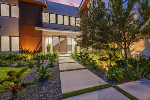 5855 SW 35th St, Miami, FL 33155, Sold 01/15/25