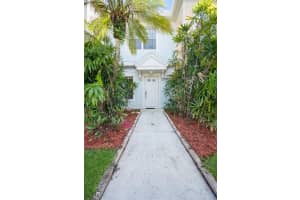 81 Simonton Cir, Weston, FL 33326, Sold 03/24/25