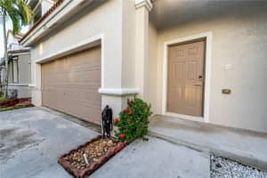 811 NW 130th Ave #811, Pembroke Pines, FL 33028, Sold 11/14/24