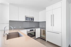 68 SE 6th St #1501, Miami, FL 33131, Sold 02/10/25