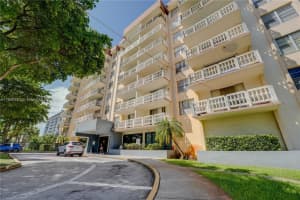 15600 NW 7th Ave APT 410, Miami, FL 33169, Sold 03/20/25