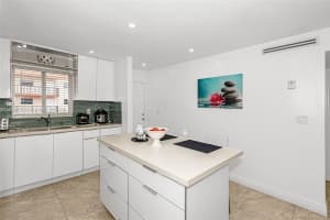 6175 W 20th Ave APT 214, Hialeah, FL 33012, Sold 12/02/24