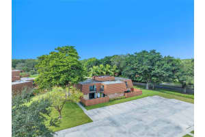2572 Camelot Ct, Hollywood, FL 33026, Sold 12/02/24