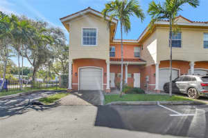2307 Washington St APT 1, Hollywood, FL 33020, Sold 01/03/25