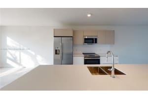 2535 NE 193rd St Unit 3211, Miami, FL 33180, Sold 02/26/25