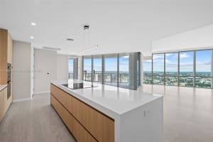 851 Ne 1st Ave Ph 5412, Miami