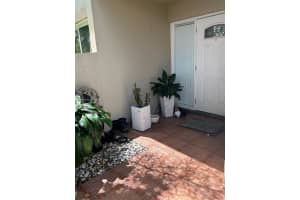 14249 Kendale Lakes Cir, Miami, FL 33183, Sold 10/03/25