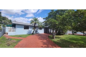 7701 Sw 15th St, Miami