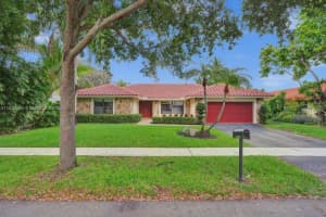 9821 NW 10th St, Plantation, FL 33322, Sold 11/18/24
