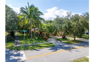 522 S 58th Terrace, Hollywood, FL 33023, Sold 04/02/25