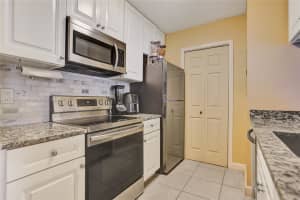 2750 N Nob Hill Rd, Sunrise, FL 33322, Sold 11/06/24