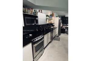 690 SW 1st Ct APT 602, Miami, FL 33130, Sold 01/09/25