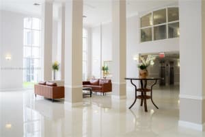 9725 NW 52nd St APT 303, Doral, FL 33178, Sold 12/11/24