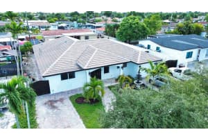 490 W 39th Pl, Hialeah, FL 33012, Sold 11/01/24