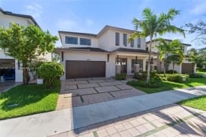 15463 NW 88th Ave, Miami Lakes, FL 33018, Sold 05/19/25