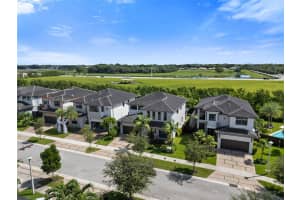 15463 NW 88th Ave, Miami Lakes, FL 33018, Sold 05/19/25