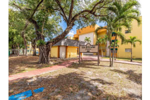 666 W 81st St 204, Hialeah