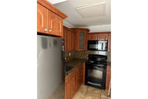 4845 NW 7th St Apt 407-5, Miami, FL 33126, Sold 04/22/25