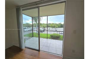 7100 NW 17th St APT 216, Plantation, FL 33313, Sold 01/31/25