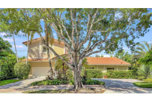 269 W Mashta Dr, Key Biscayne, FL 33149, Sold 01/24/25
