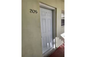 770 NE 128th St APT 205, North Miami, FL 33161, Sold 01/17/25