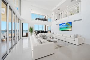11113 Biscayne Blvd Ph4, Miami