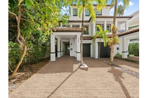 122 NE 16th Terrace #122, Fort Lauderdale, FL 33301, Sold 11/27/24