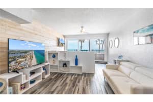 201 Van Buren St APT 103, Hollywood, FL 33019, - MLS#A11672016
