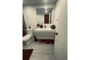 541 Blue Heron Dr APT 114, Hallandale Beach, FL 33009, - MLS#A11672038