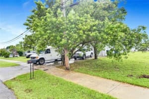 230 NE 35th St, Oakland Park, FL 33334, Sold 02/04/25