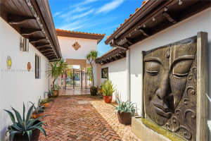 555 N Shore Dr, Miami Beach, FL 33141, Sold 11/27/24