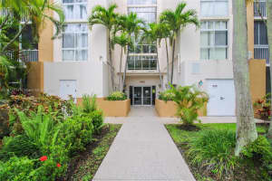9805 NW 52nd St APT 211, Doral, FL 33178, Sold 08/22/25