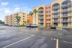 6980 NW 186th St Apt 3-126, Hialeah, FL 33015, Sold 11/26/24