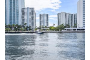800 Parkview Dr 616, Hallandale Beach