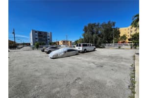 229 SW 17th Ct, Miami, FL 33135, - MLS#A11672263