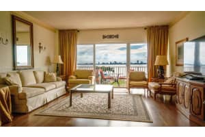 1700 NE 105th St APT 213, Miami Shores, FL 33138, Sold 01/30/25