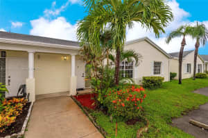 21240 NE 9th Ct APT 4, Miami, FL 33179, Sold 11/22/24