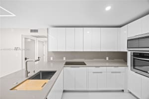 20379 W Country Club Dr APT 2439, Aventura, FL 33180, Sold 01/15/25