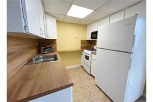 701 S Royal Poinciana Blvd APT 11, Miami Springs, FL 33166, Sold 11/05/24