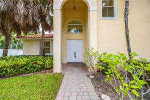 751 Sw 191st Ave Pembroke Pines, FL 33029 - MLS#A11672814