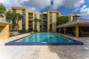 11800 SW 18th St APT 431, Miami, FL 33175, Sold 01/02/25