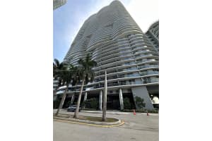 488 Ne 18th St 4902, Miami