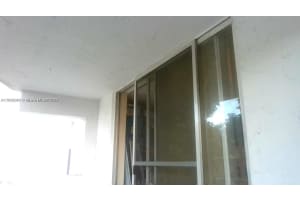 496 Nw 165th St Rd D-314, Miami